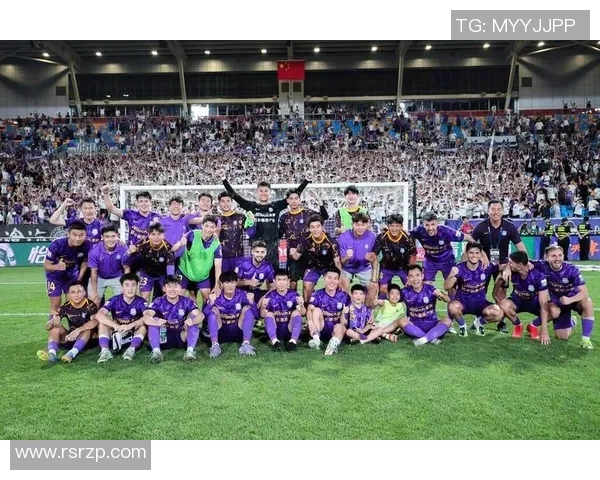 西涅因言论不当引发争议，球迷炮轰抗议